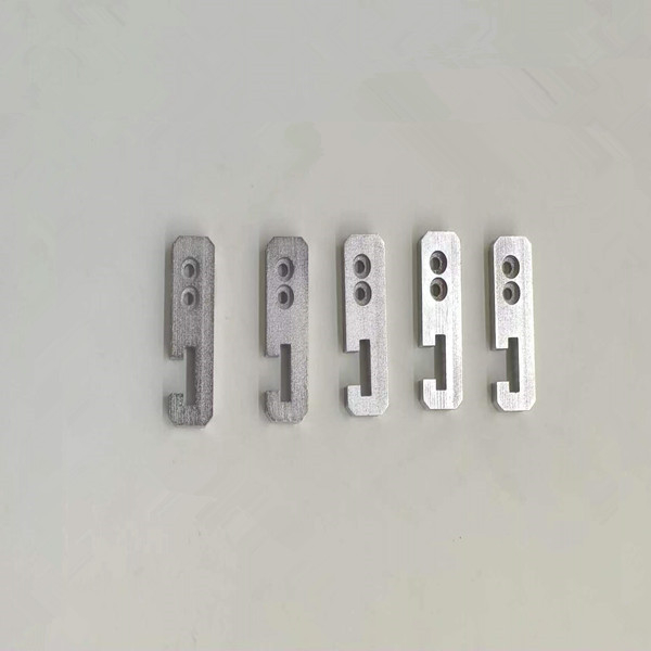 Linh kiện kết nối kim loại